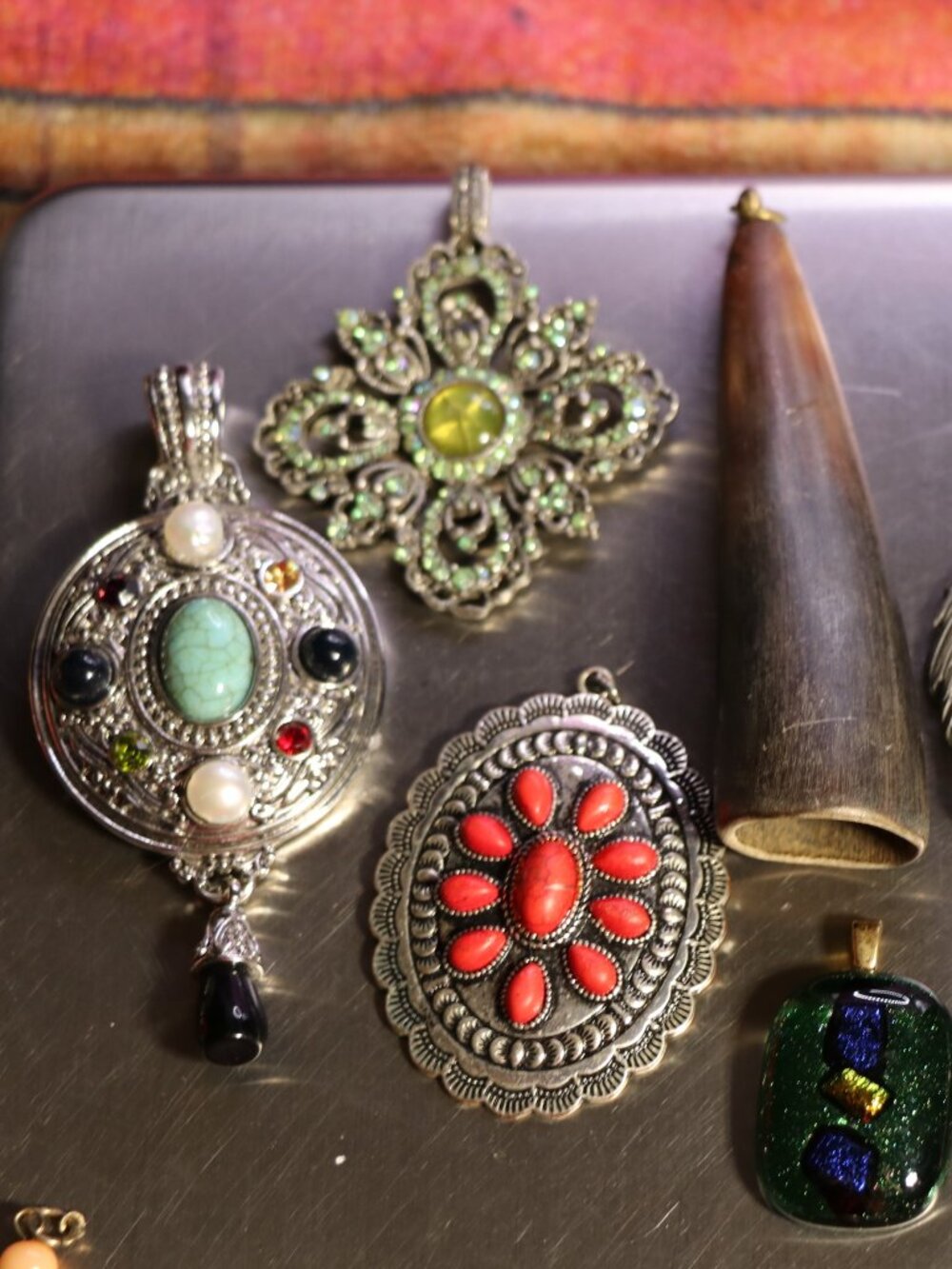 40+ Mostly Vintage Pendants,Charms, and Finales-Lot of Mixed Styles and Sizes - Picture 2 of 11